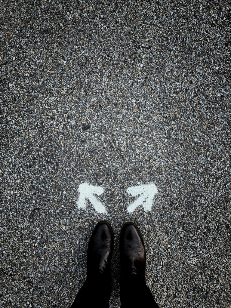 Arrows pointing left and right