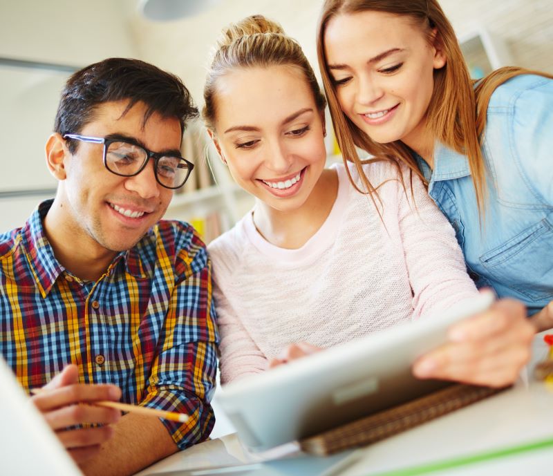 How To Network Like A Pro: An Essential Guide For The Budding Social Butterfly