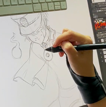 hand drawing a picture